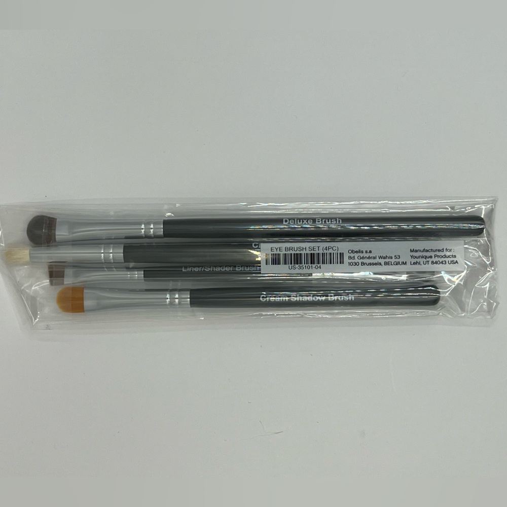 Younique 4 eye brush set- new in packaging - Picture 2 of 2